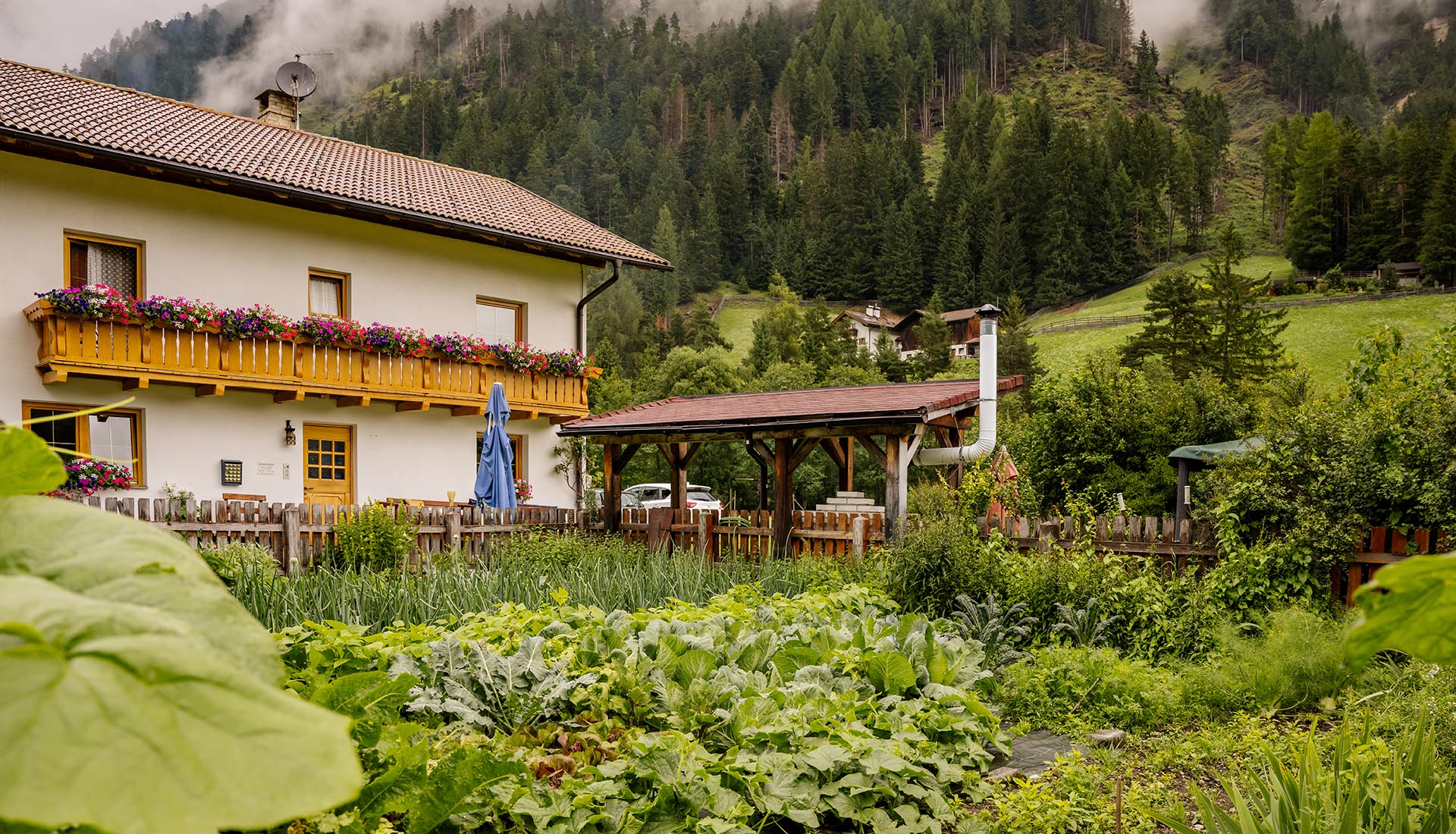 urlaub am gartnerhof in suedtirol in den dolomiten italien ferienwohnungen 2 1